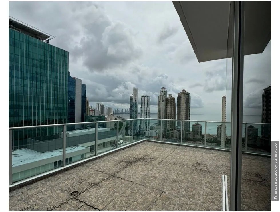 Venta de penthouse en punta pacífica