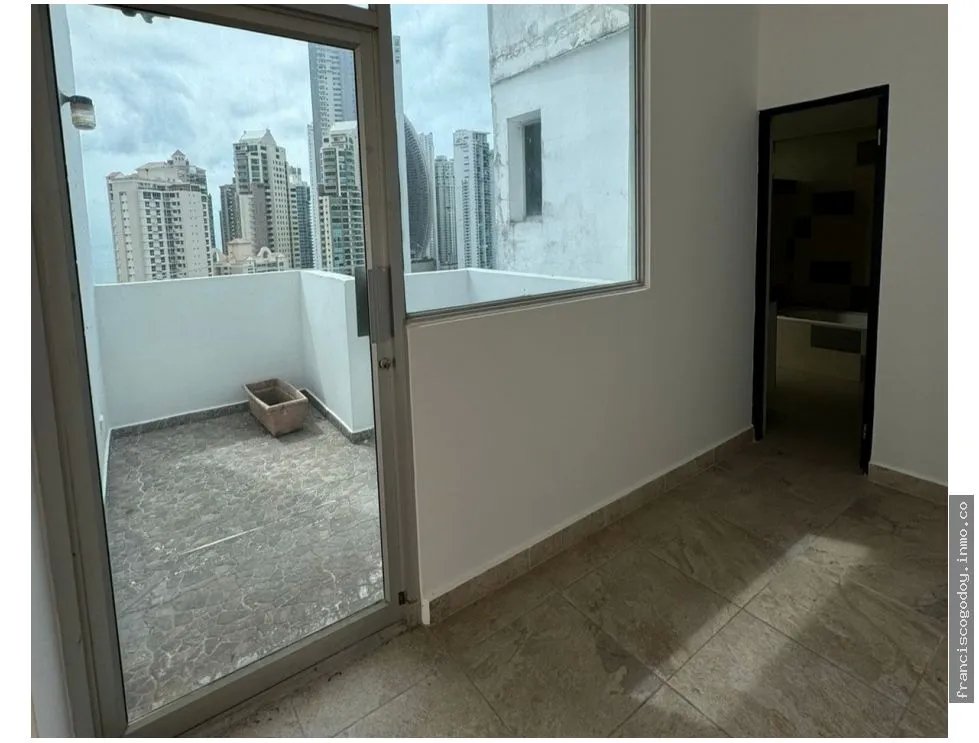 Venta de penthouse en punta pacífica