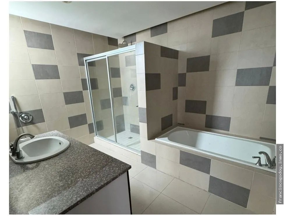 Venta de penthouse en punta pacífica