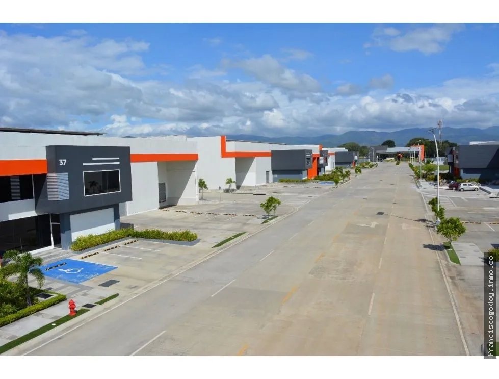 Bodega en venta en 24 de diciembre