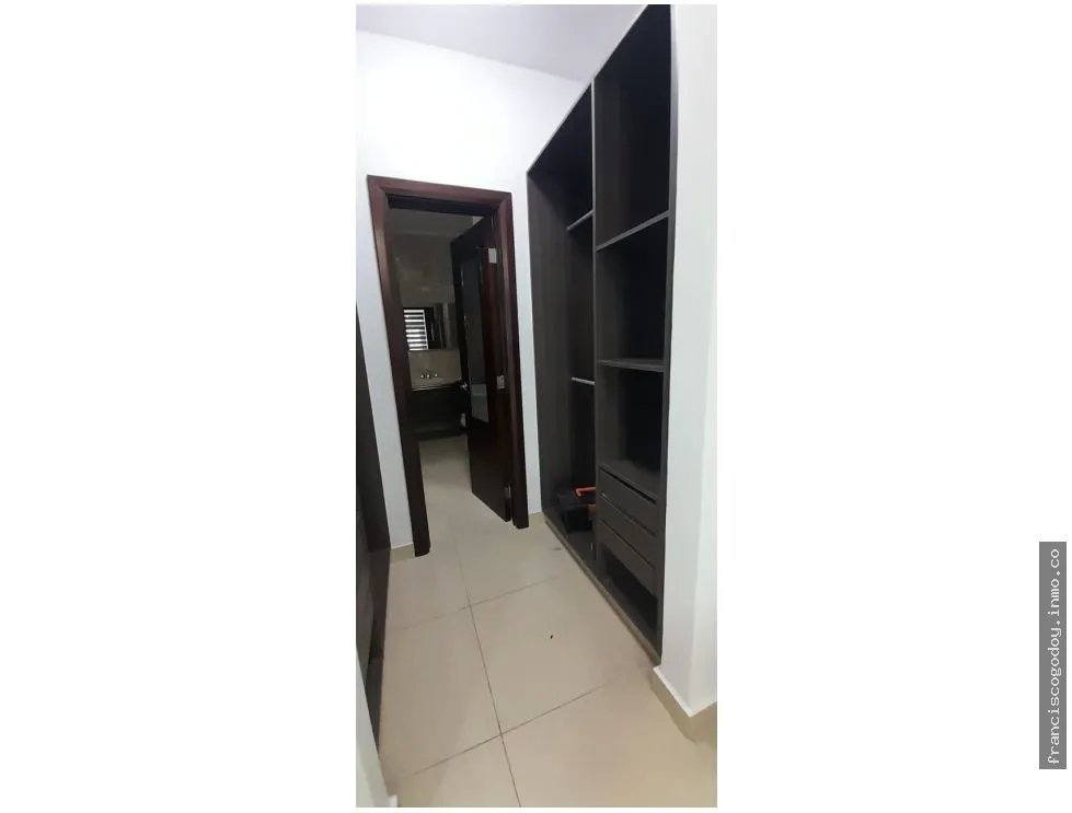 Venta de apartamento con vista al mar  avenida balboa