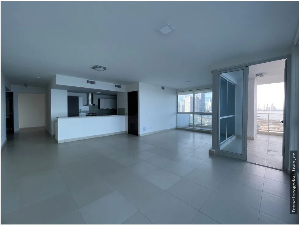 Venta de apartamento frente al mar en punta pacífica