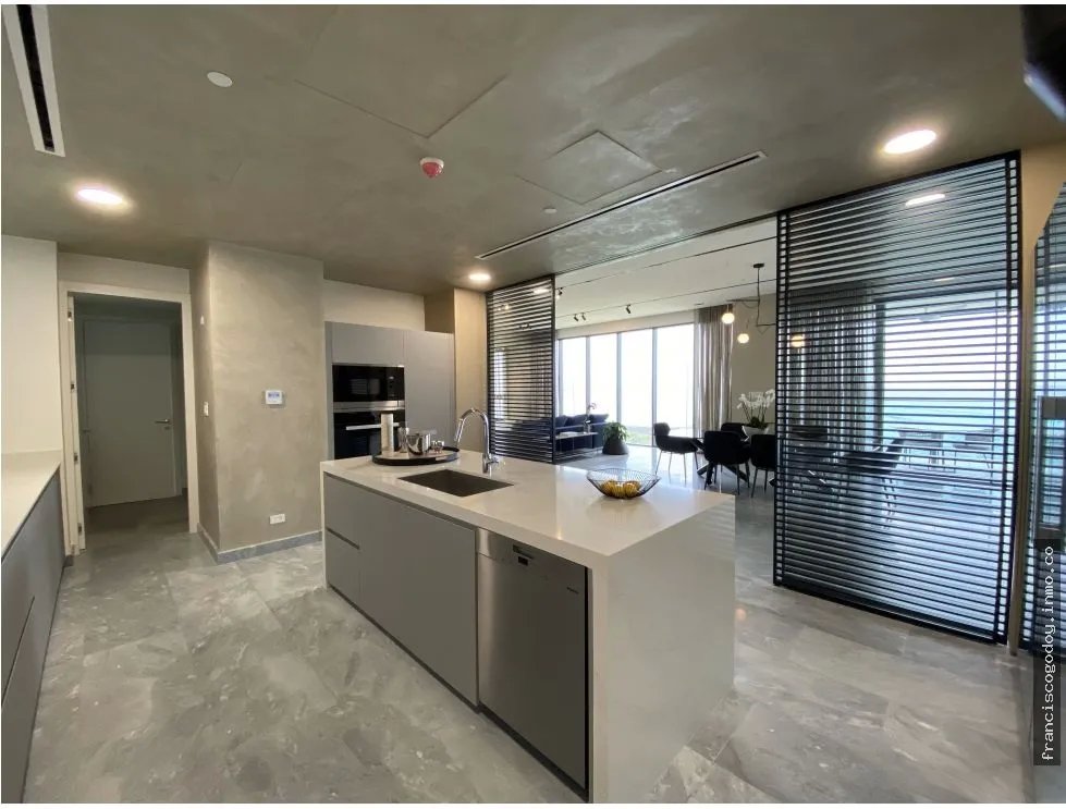 Apartamentos de lujo frente al pacífico, costa del este