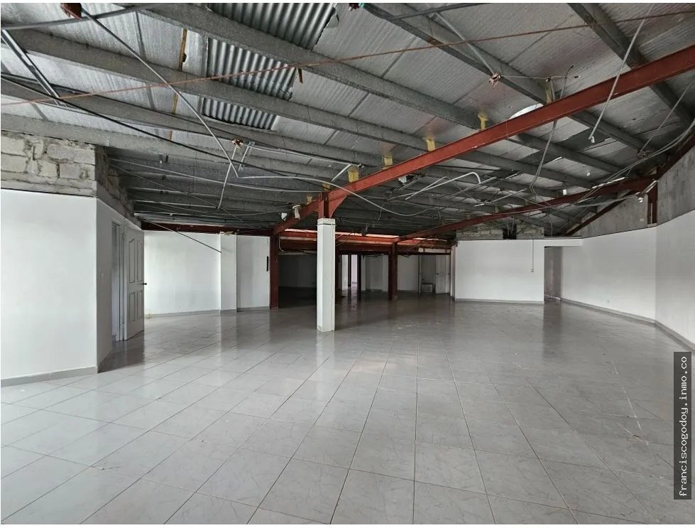 Se vende edificio de dos plantas en albrook