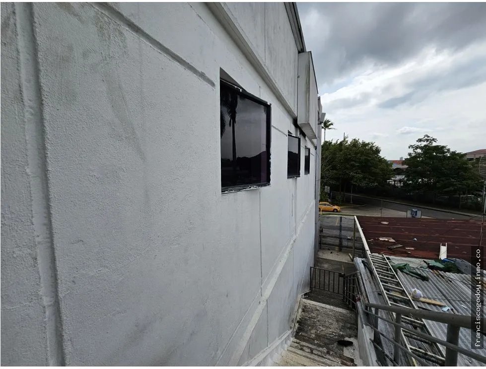 Se vende edificio de dos plantas en albrook