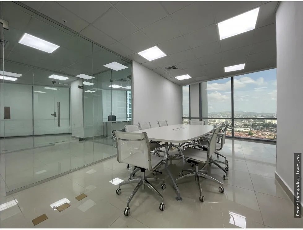 Alquiler de oficina en el financial park, costa del este