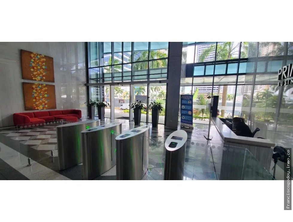 Alquiler de oficina en el edificio prime time tower, costa del este