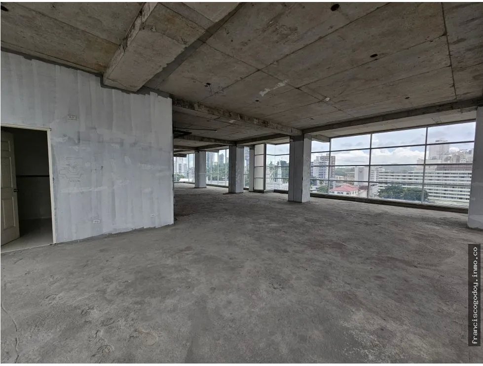 Venta de oficina en calle aquilino de la guardia