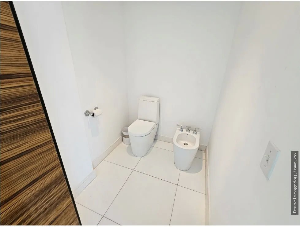 Venta de oficina en calle aquilino de la guardia