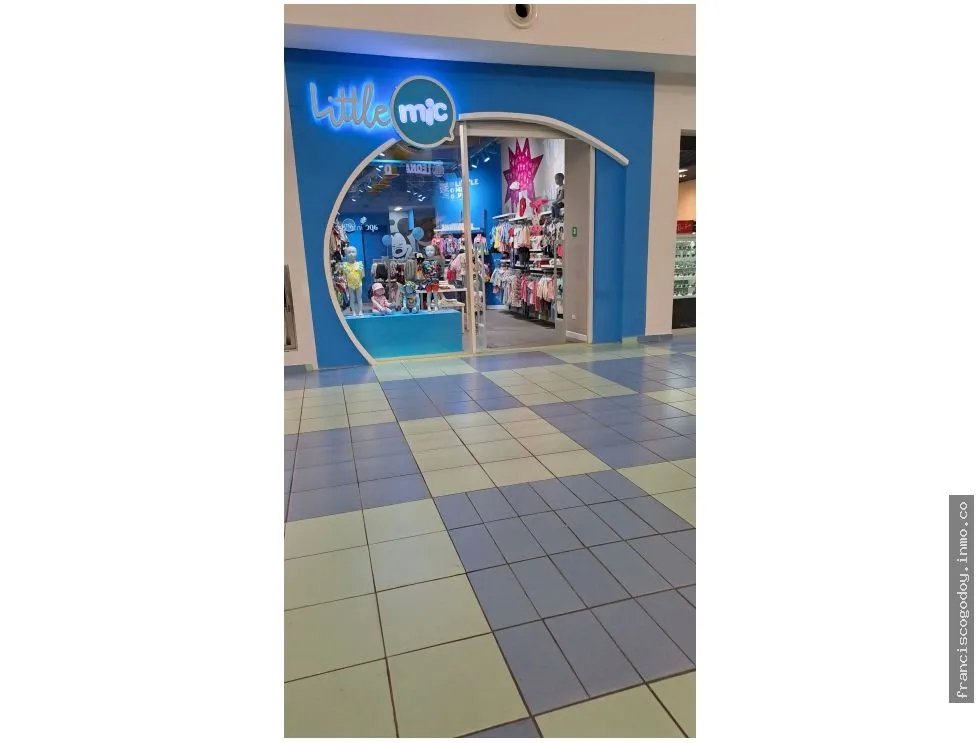 Se vende local comercial en albrook mall