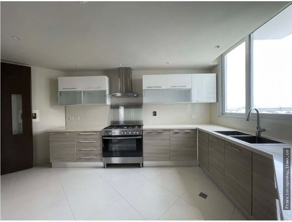 Venta de apartamento en the regent, costa del este
