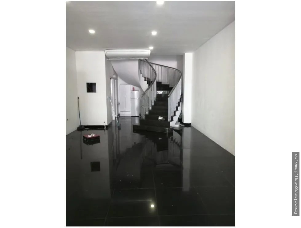 Se alquila de local comercial en obarrio