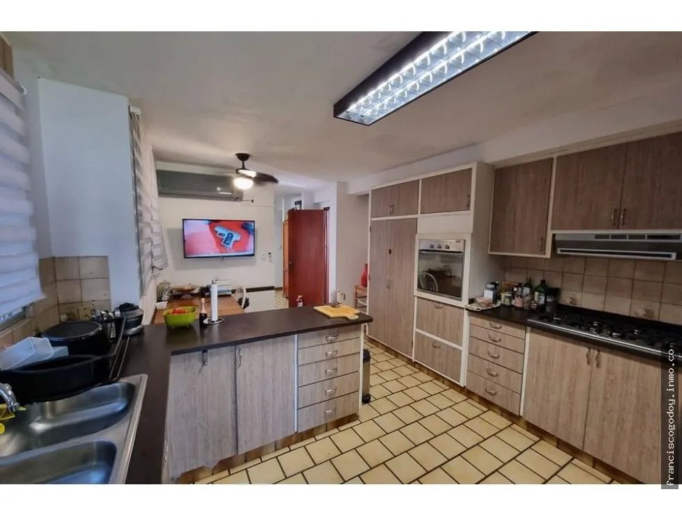 Se vende casa en la alameda