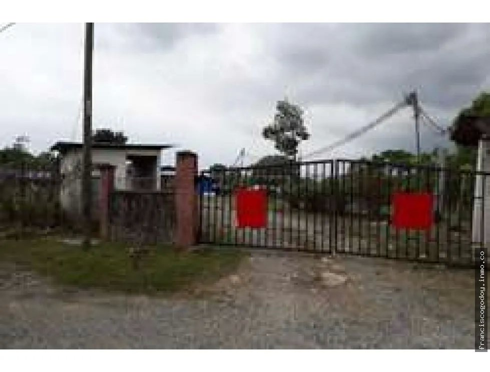 Se vende lote de terreno en colón