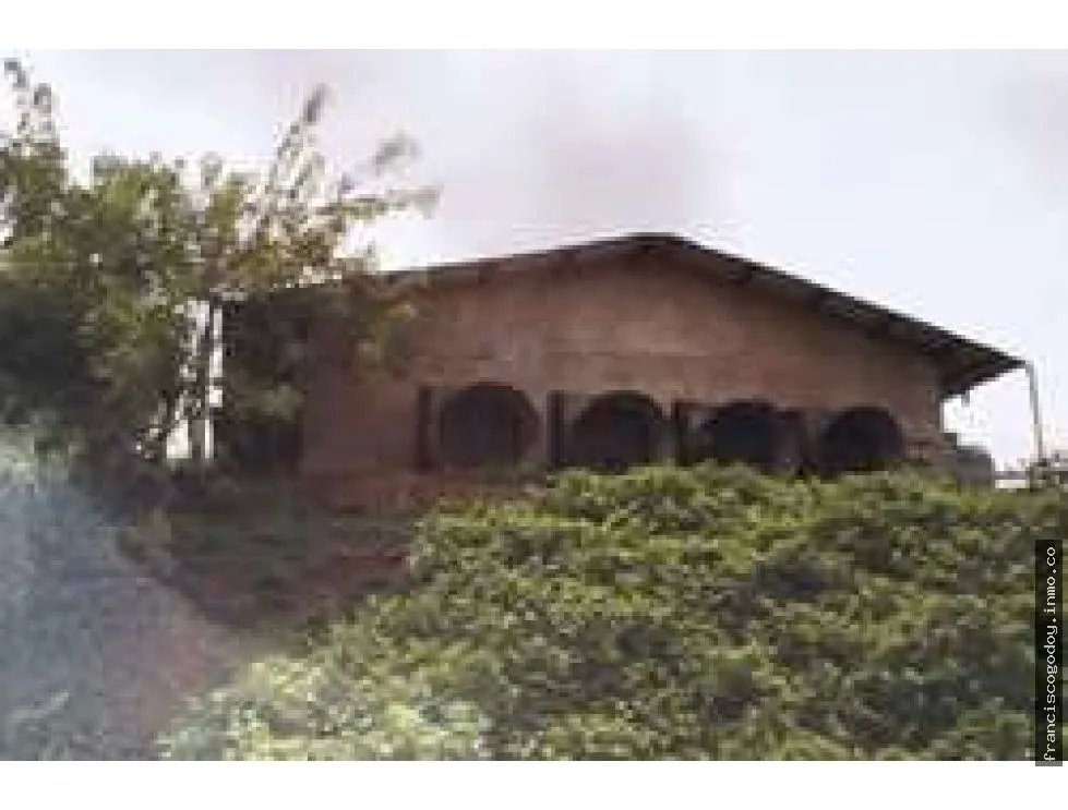 Se vende lote de terreno en colón