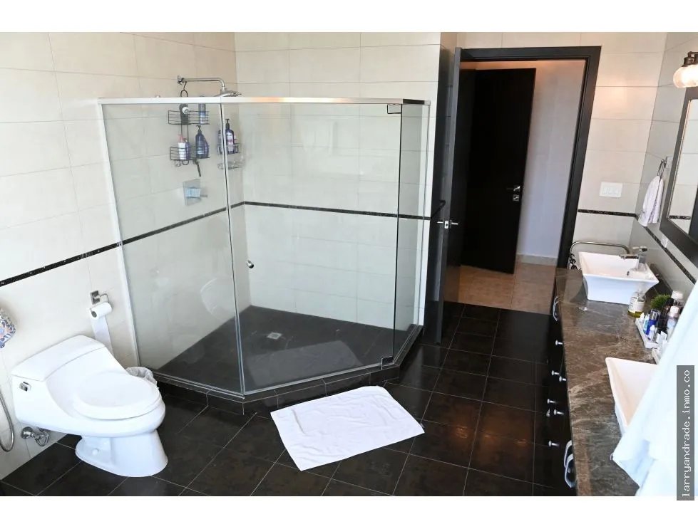 Se vende apartamento en ph titanium