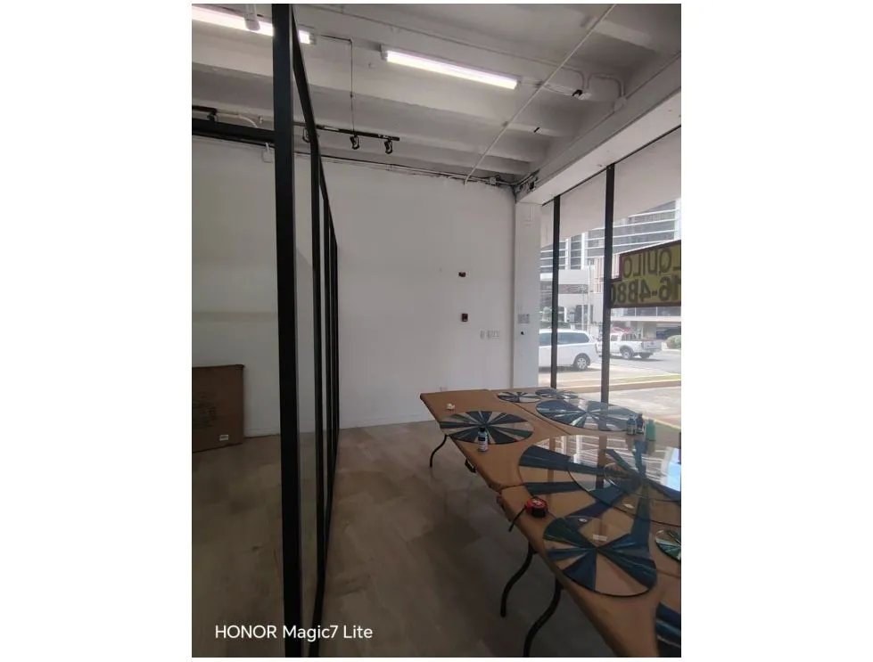 Alquiler de local en edificio central, av. samuel lewis