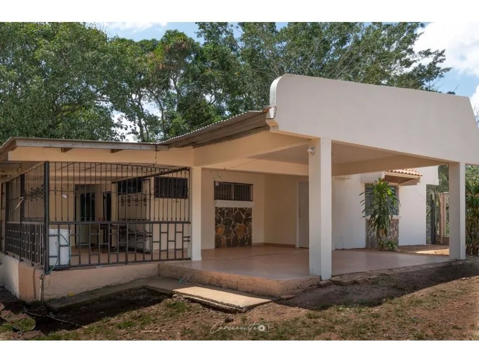 Se vende casa con amplio terreno en arraiján, panamá oeste