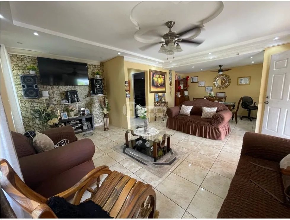 Se vende casa en villa lobos, pedregal