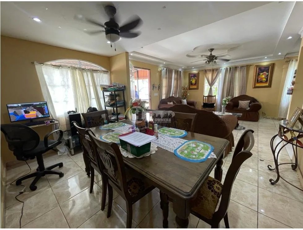 Se vende casa en villa lobos, pedregal