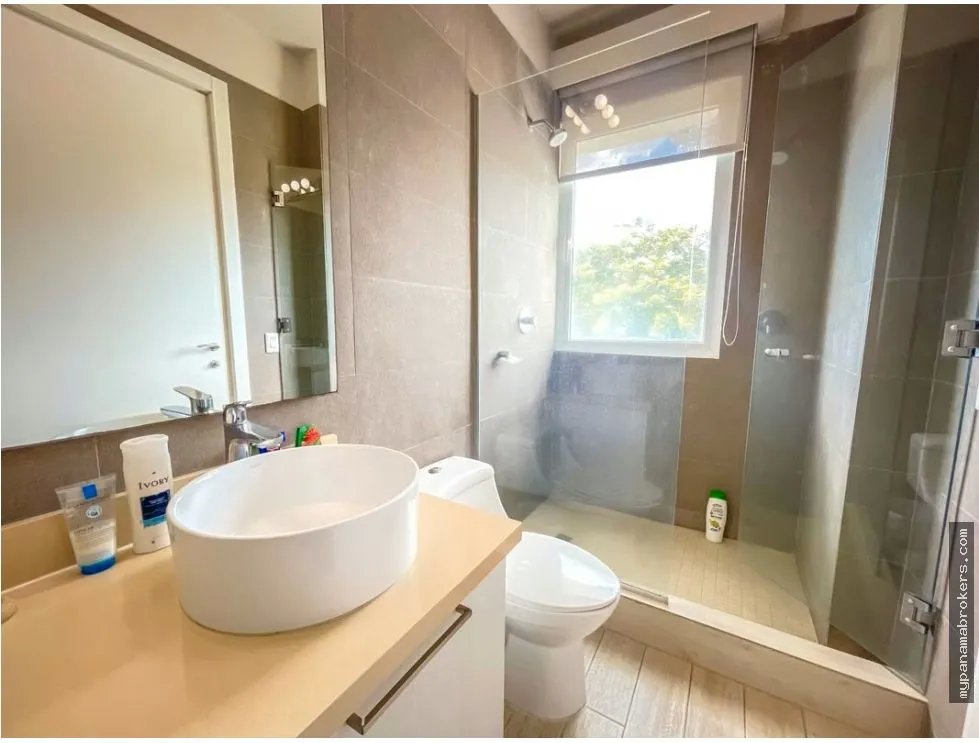 Se alquila apartamento ph solea en punta barco, san carlos