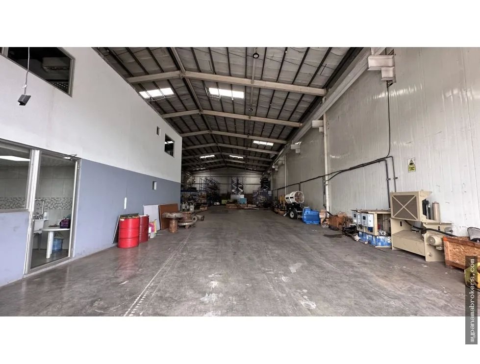 Venta y alquiler de galera en parque industrial de las américas