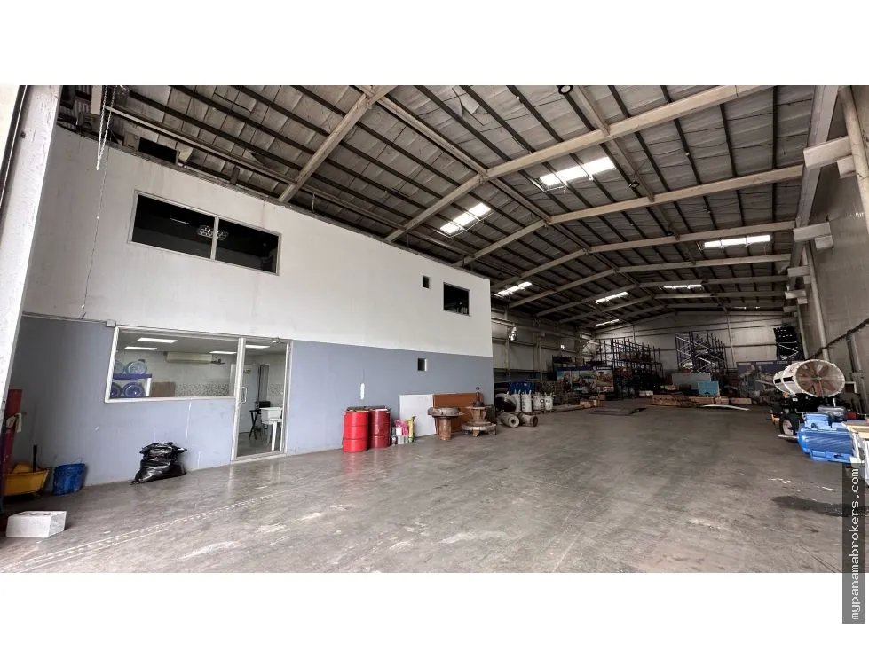 Venta y alquiler de galera en parque industrial de las américas