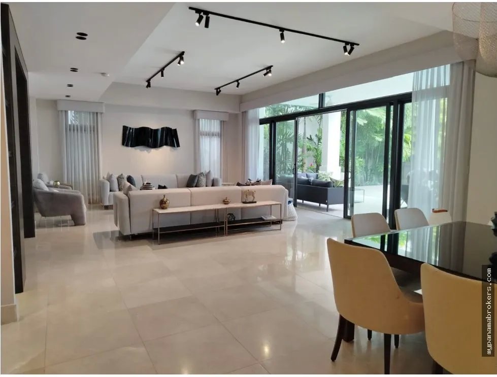 Venta de casa en buenaventura, río hato