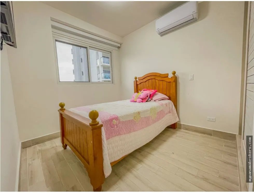 Se vende apartamento en ph playa caracol, punta chame