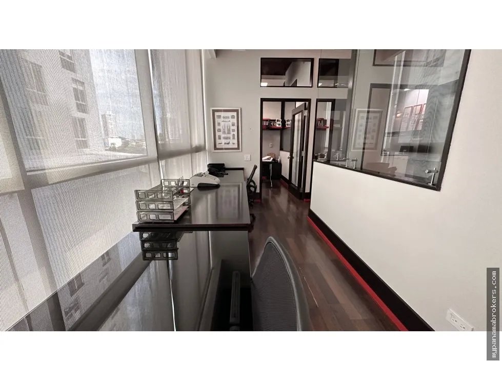Se vende oficina en p.h. blue business center, san francisco