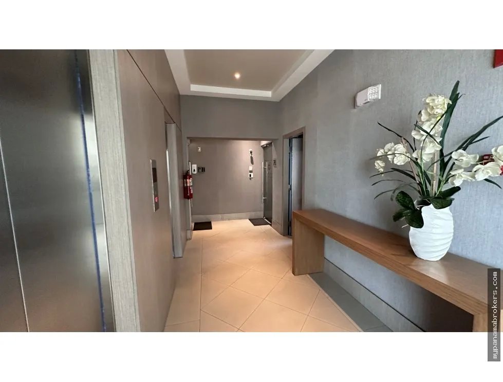 Se vende oficina en p.h. blue business center, san francisco