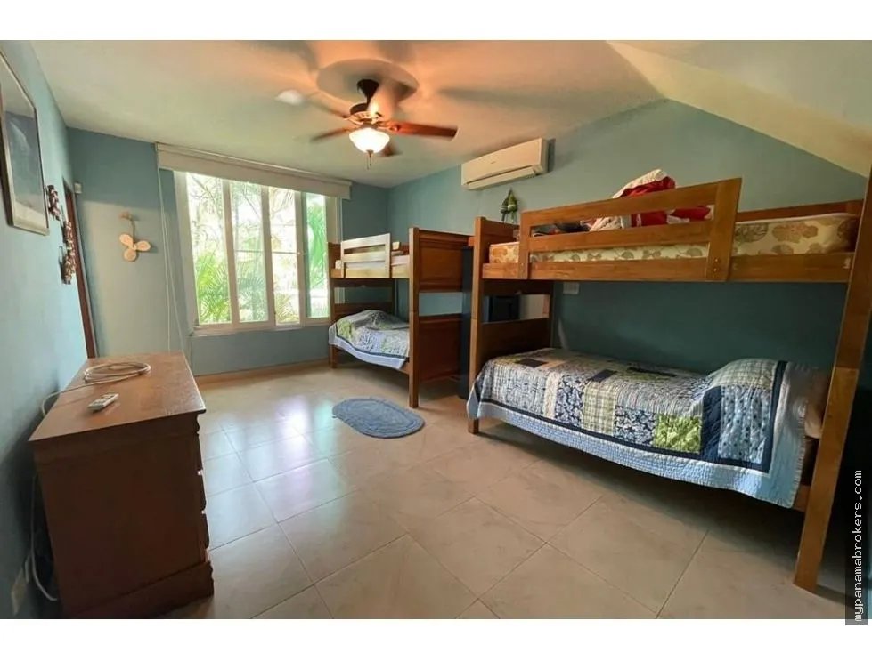 Se vende casa en punta barco village, san carlos