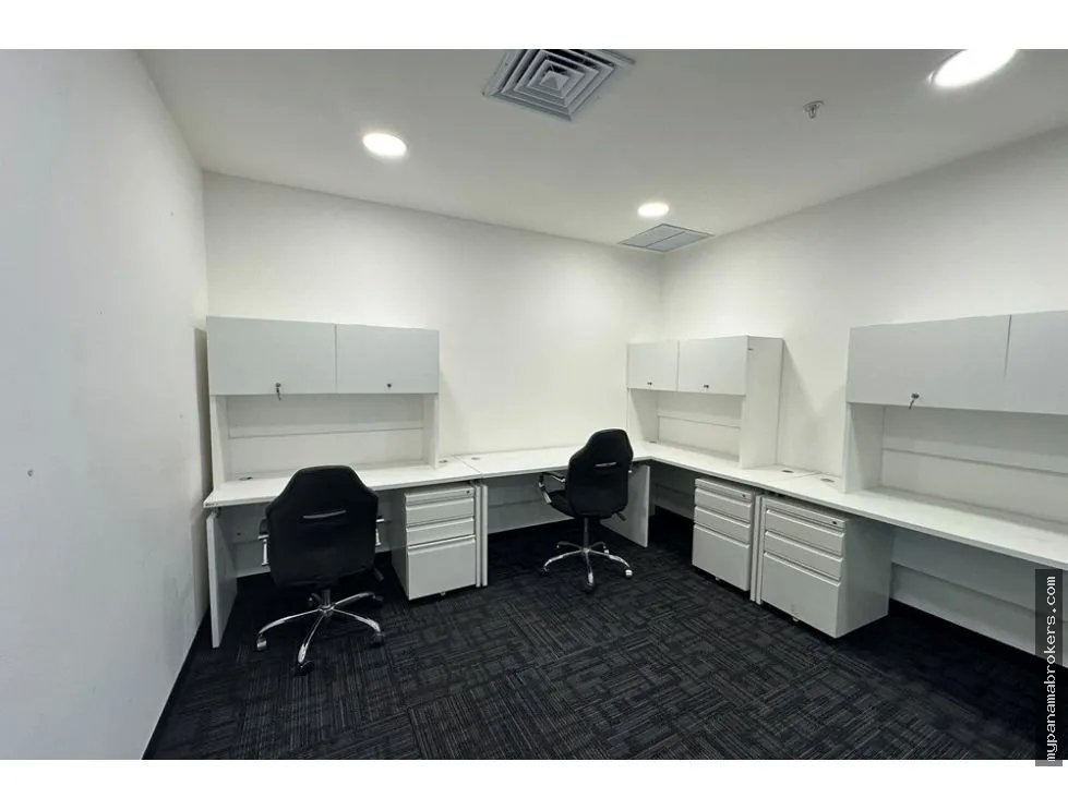 Se vende  oficina en oceania plaza, punta pacífica