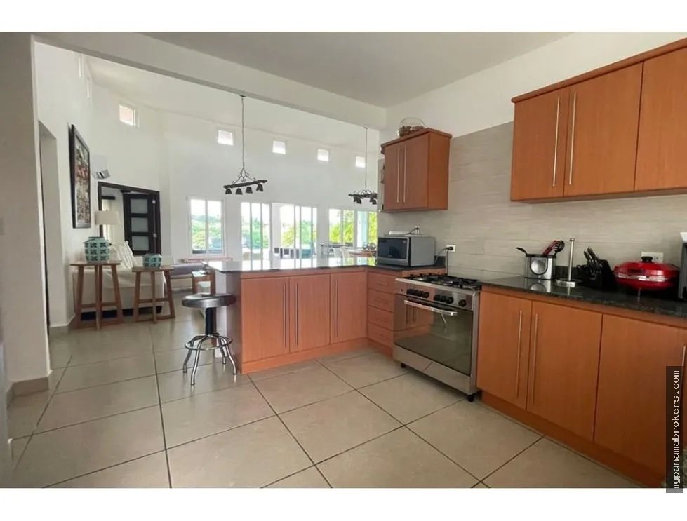 Se vende casa en vista mar, san carlos
