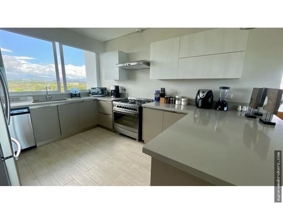 Venta de apartamento en punta barco, san carlos
