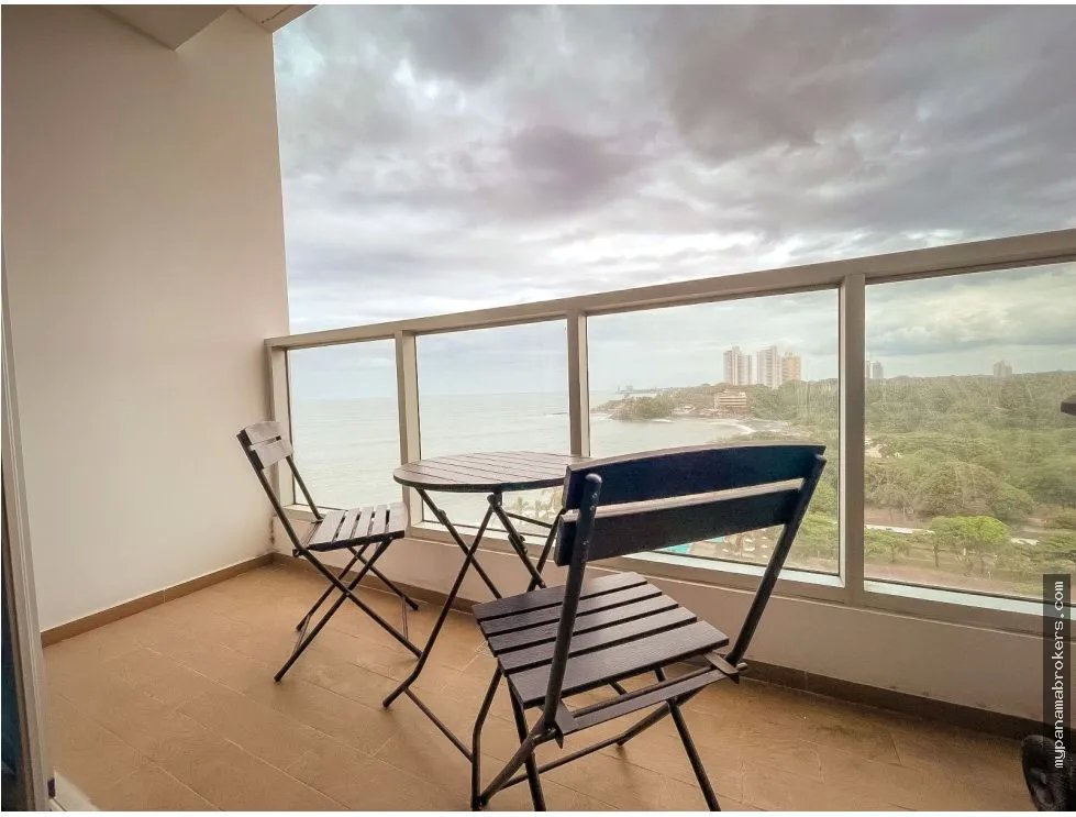 Se vende apartamento en royal palm, nueva gorgona