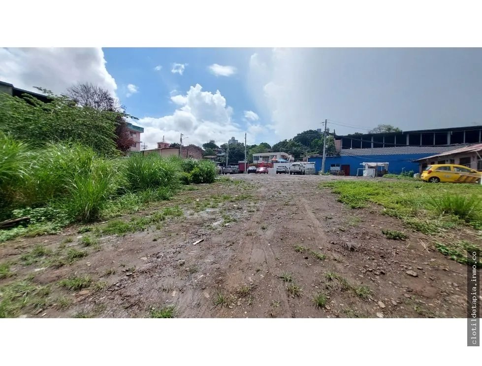 Se vende terreno para construir edificios en pueblo nuevo, panamá