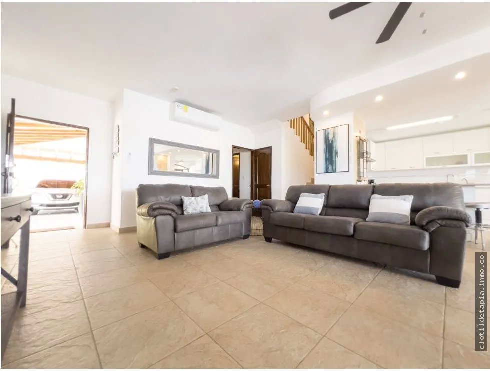 Se vende dúplex frente al mar en playa blanca, río hato