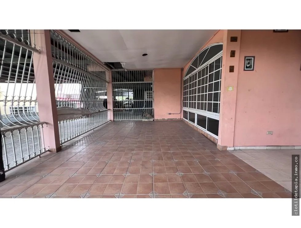 Se vende casa comercial en llano bonito, juan diaz