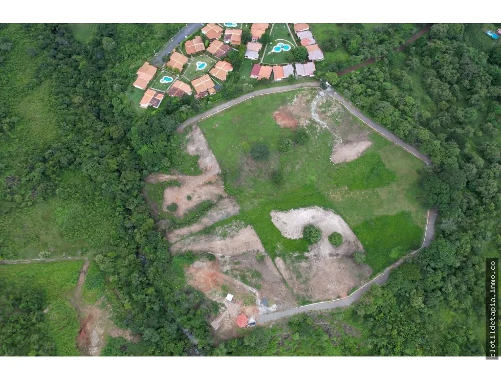 Se vende proyecto residencial en las lajas, chame