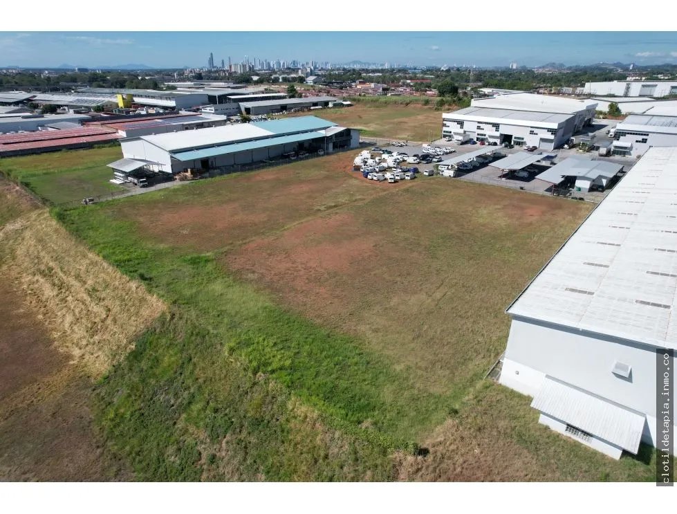 Se vende terreno en tocumen commercial park