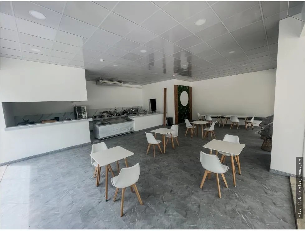 Se vende local comercial en playa blanca, río hato