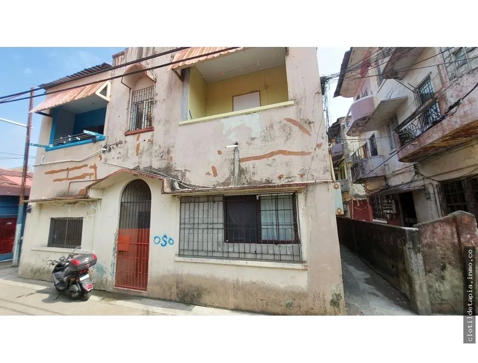 Se venden edificios en barrio norte, colón