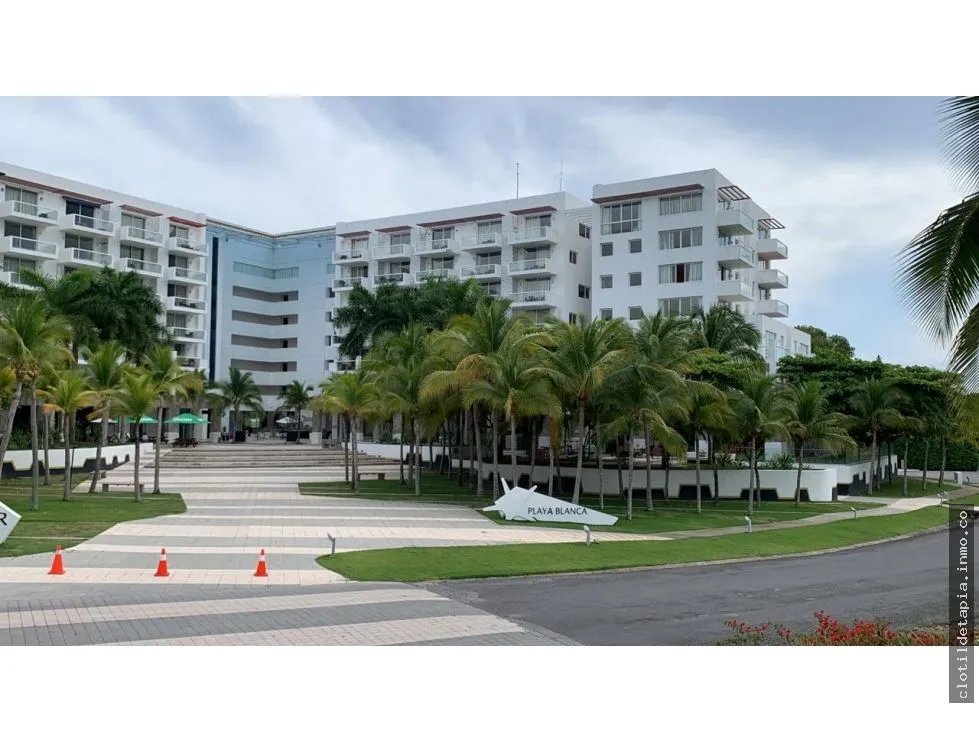 Se vende local comercial en town center, playa blanca
