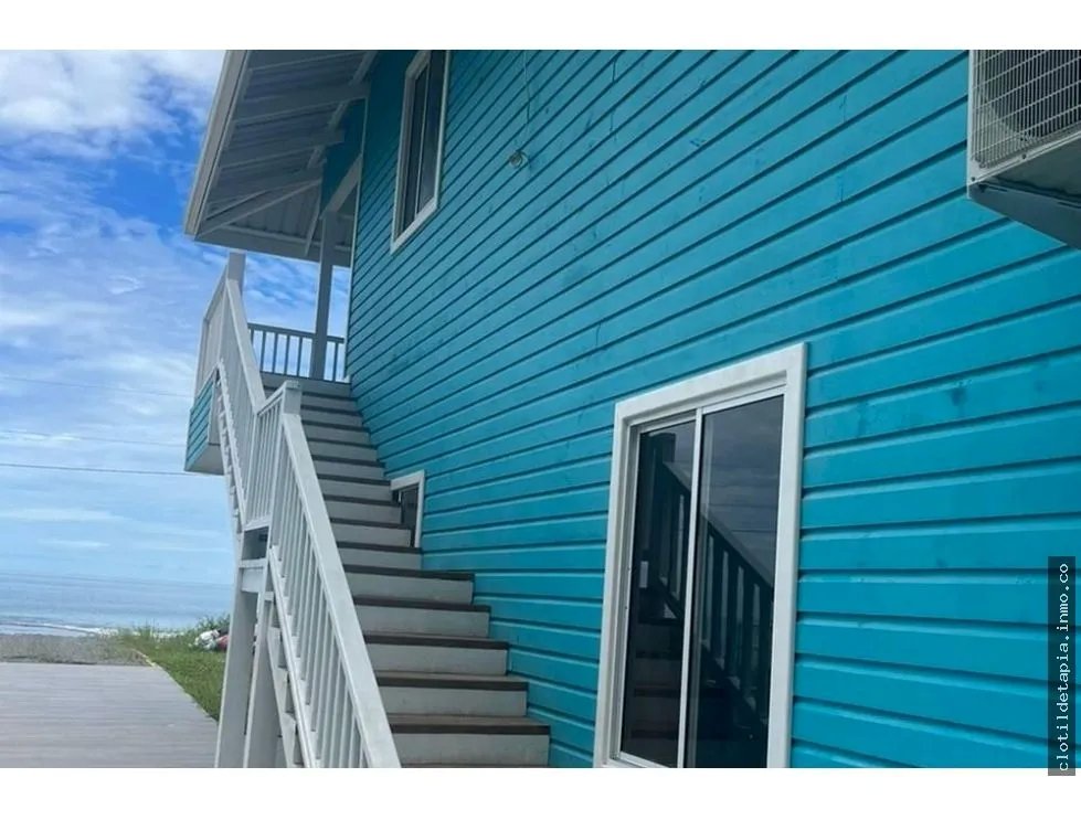 Se vende casa en bocas del toro