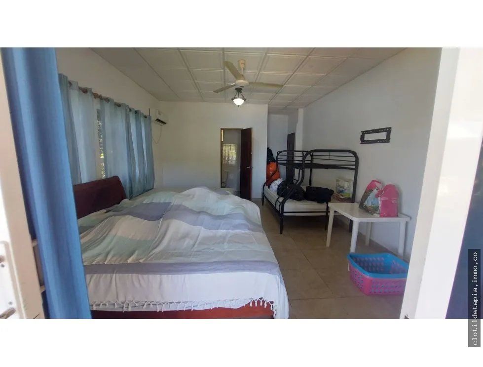 Se vende casa frente al mar en portobelo, colón