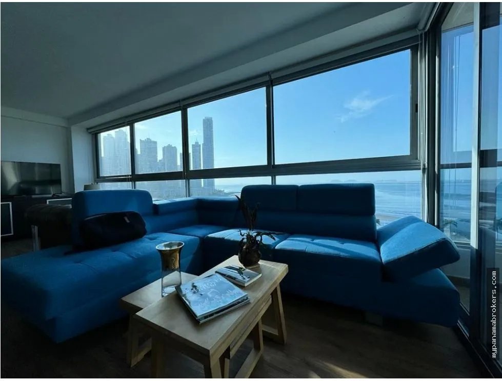 Venta de apartamento vacío en ave. balboa, panamá