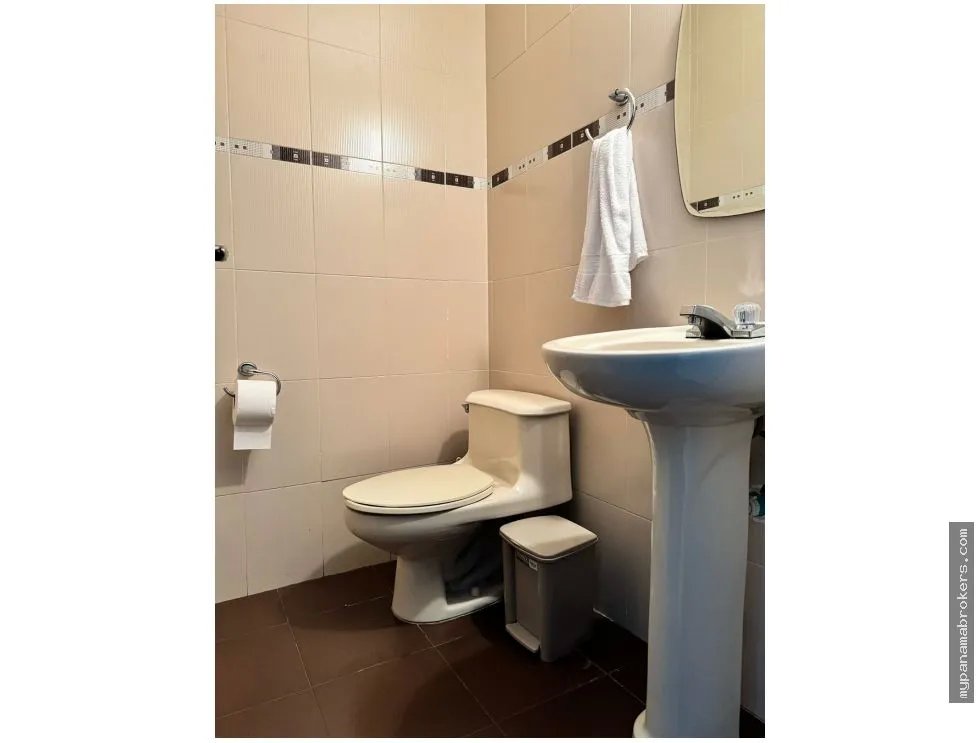 Venta de apartamento vacío en ave. balboa, panamá