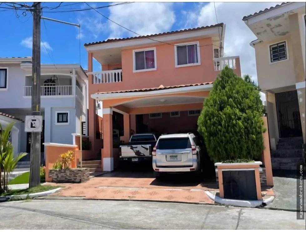 Venta de casa vacía en altos de panamá en ancón