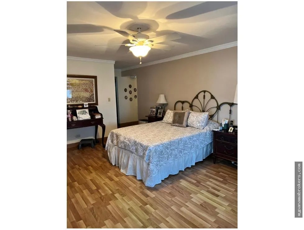 Venta de apartamento vacío ph ana gloria, punta paitilla